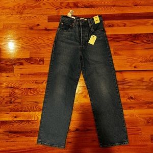Levi’s Ribcage Straight Ankle Jeans